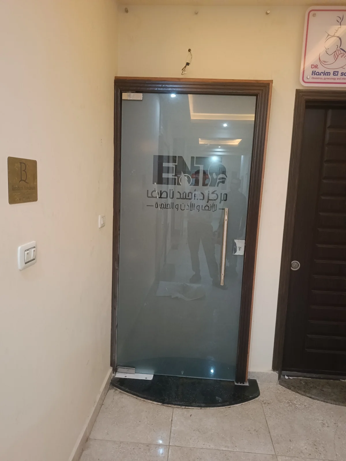 زجاج سيكوريت في عزبة البرج