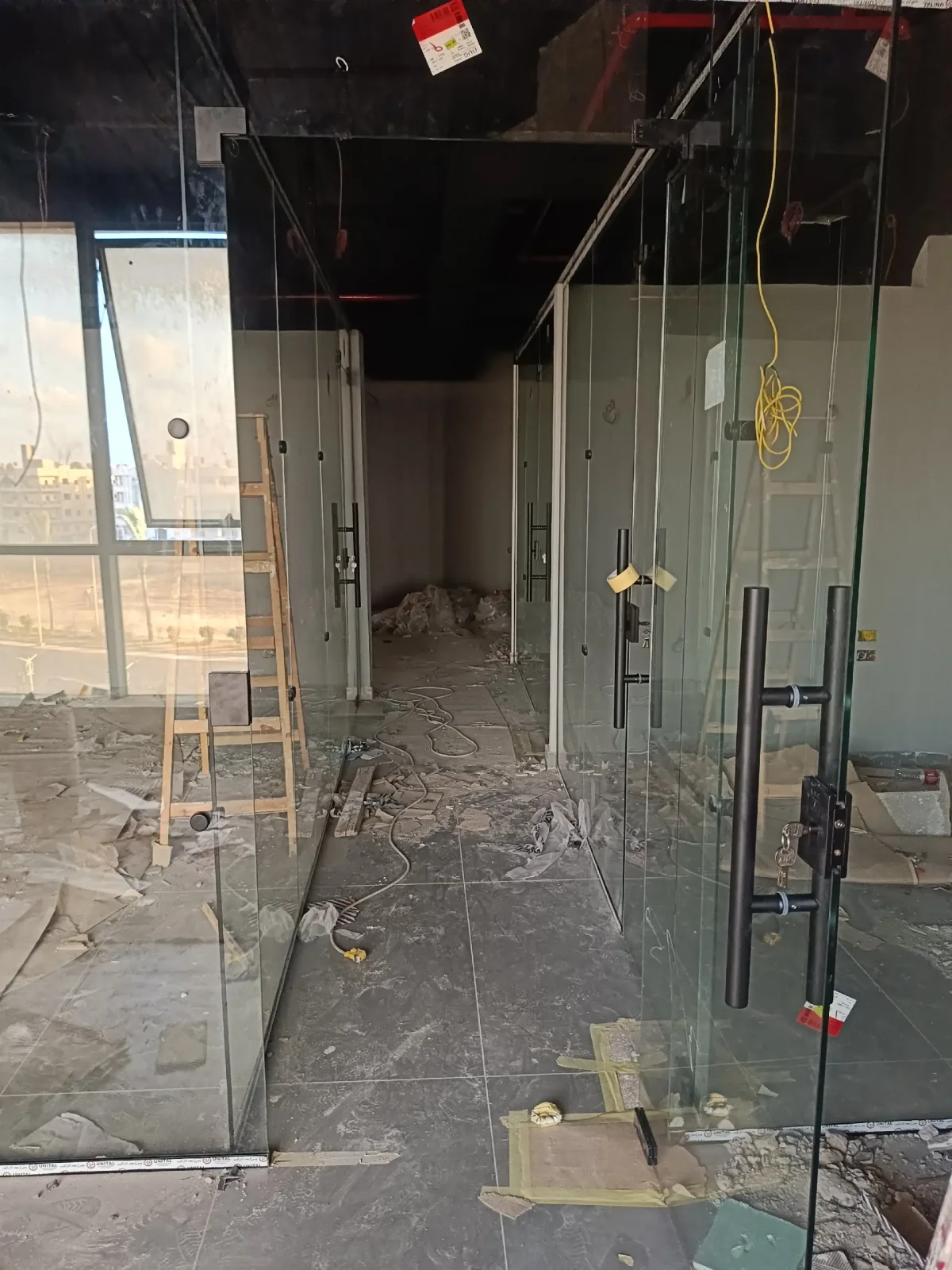 زجاج سيكوريت في الشرفة