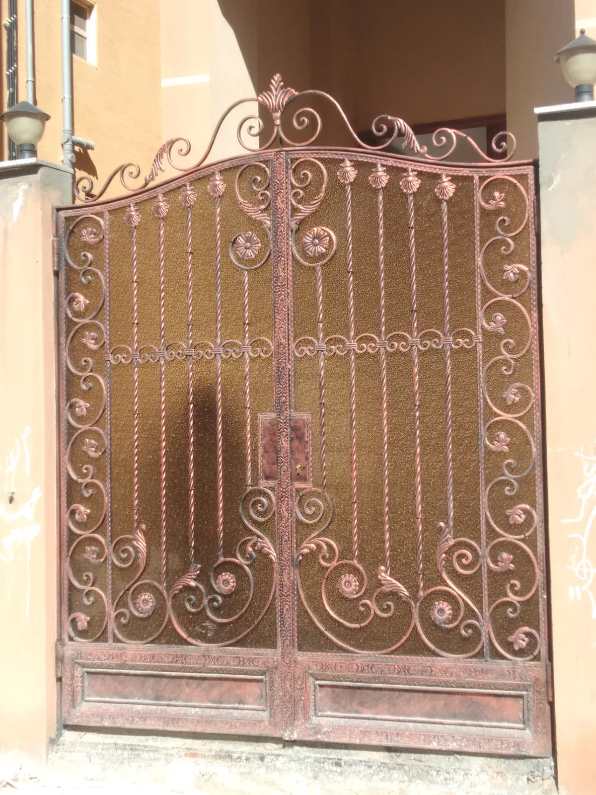 زجاج سيكوريت في الشرفة