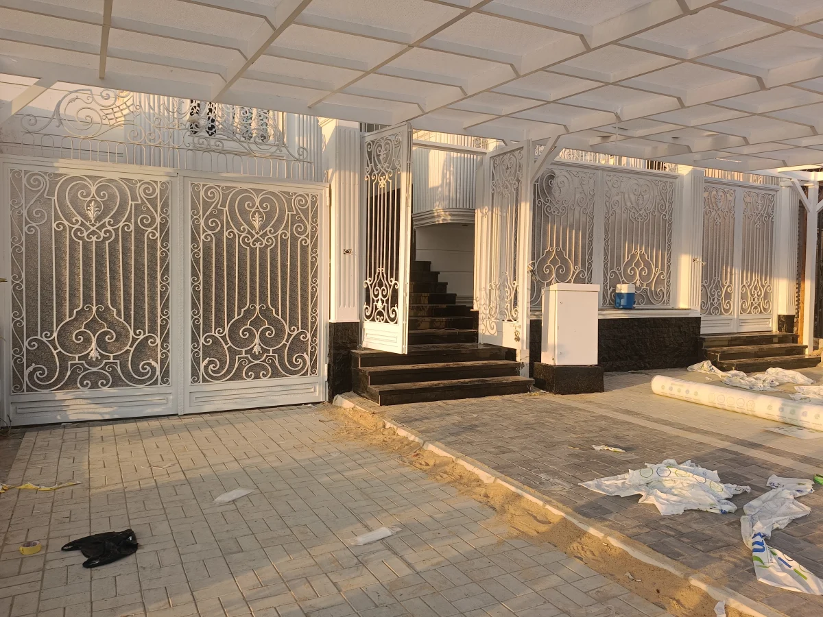 زجاج سيكوريت في الشرفة