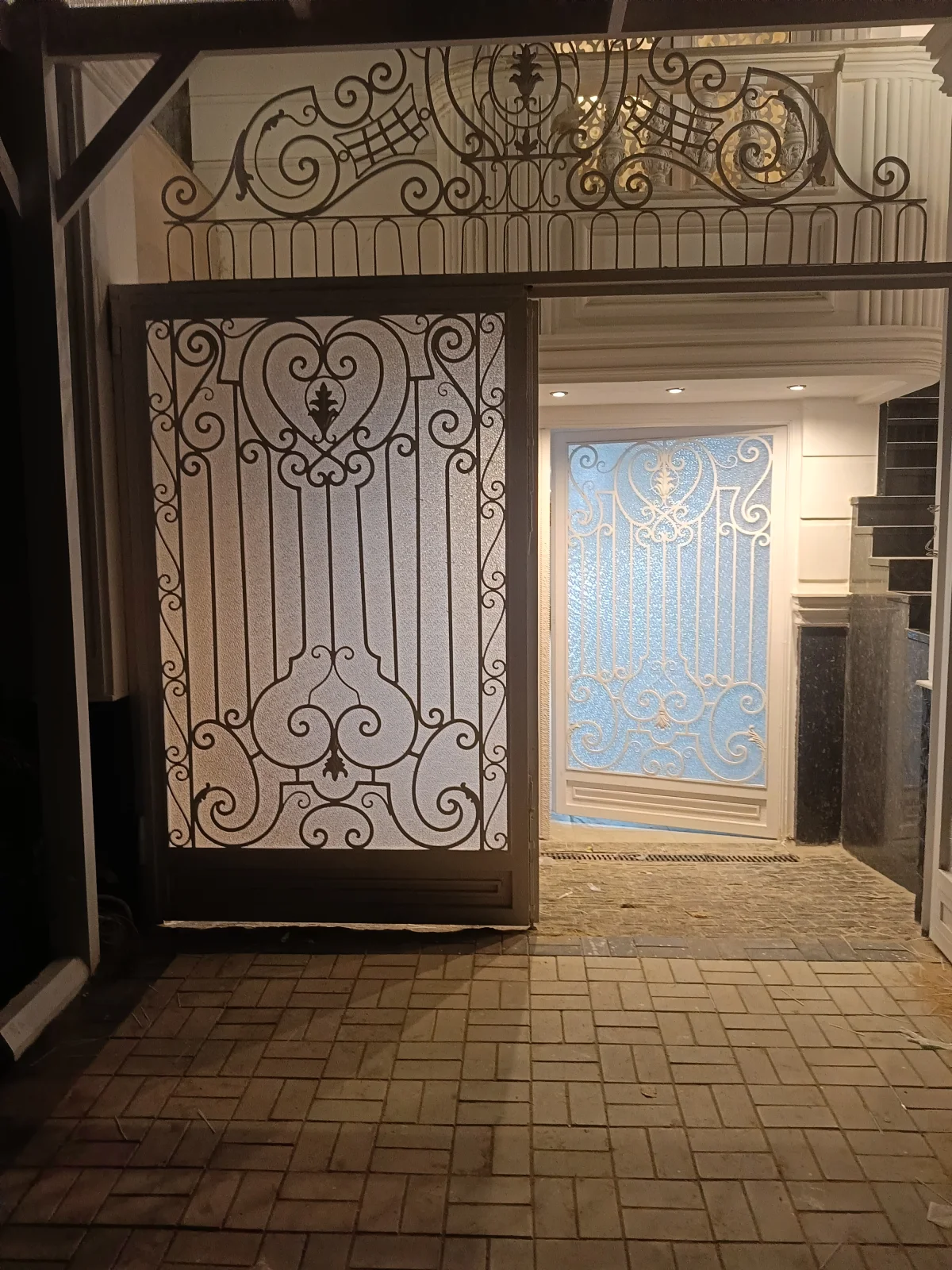 زجاج سيكوريت في الشرفة