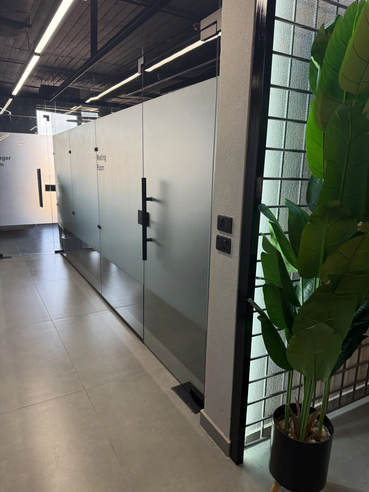 أبواب زجاج سيكوريت — عمل 2026/04/11 #836