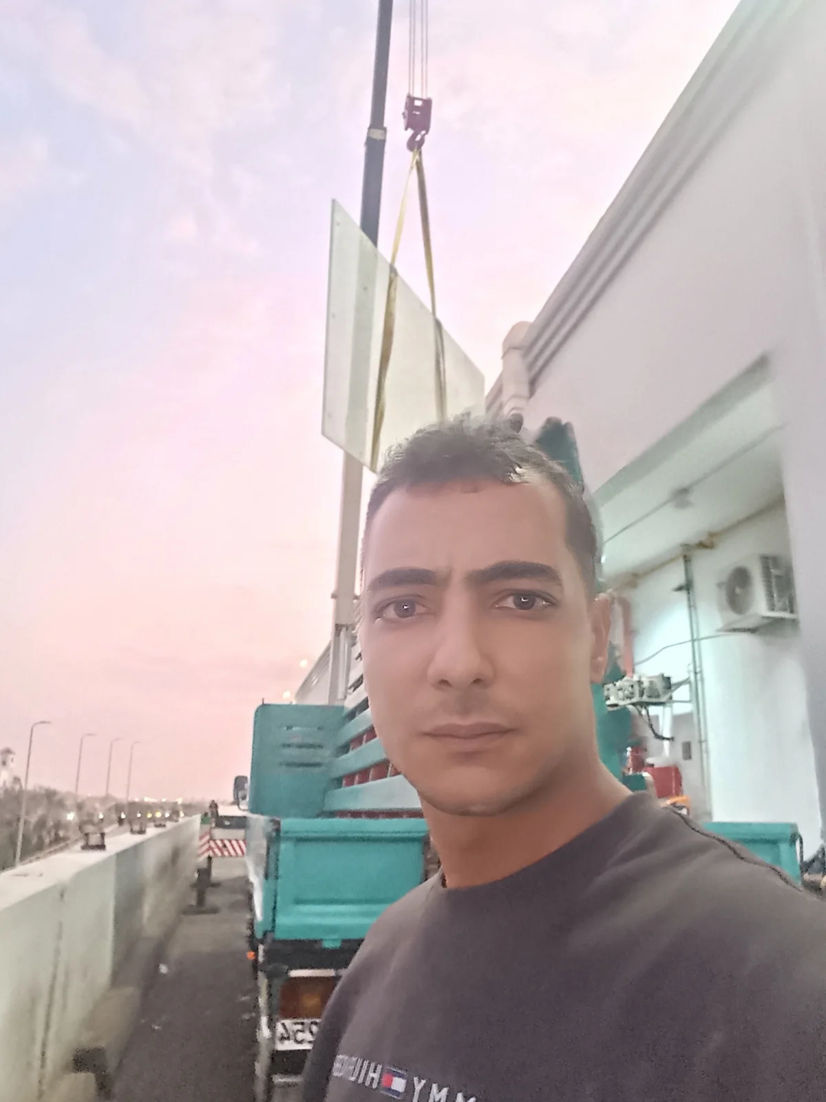 زجاج سيكوريت في عزبة البرج