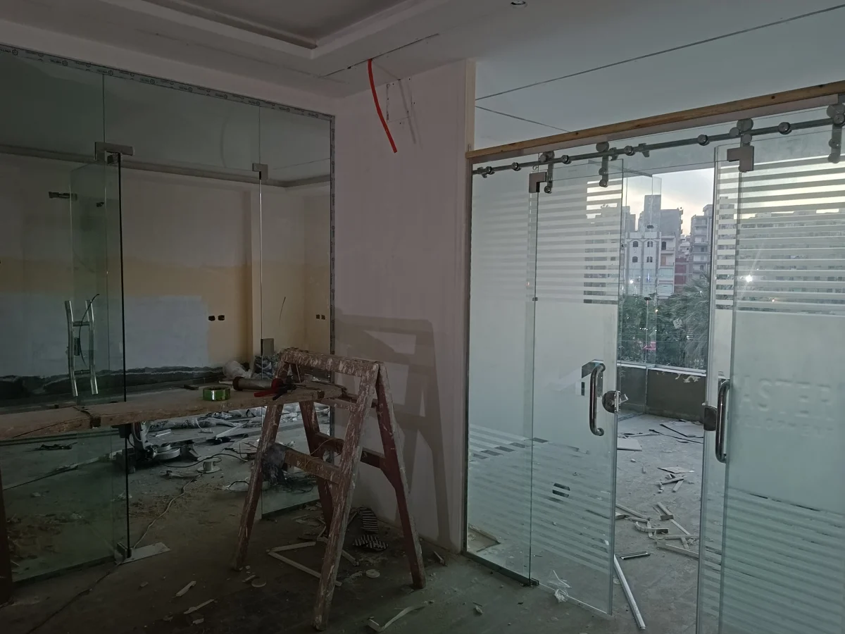 زجاج سيكوريت في الشرفة