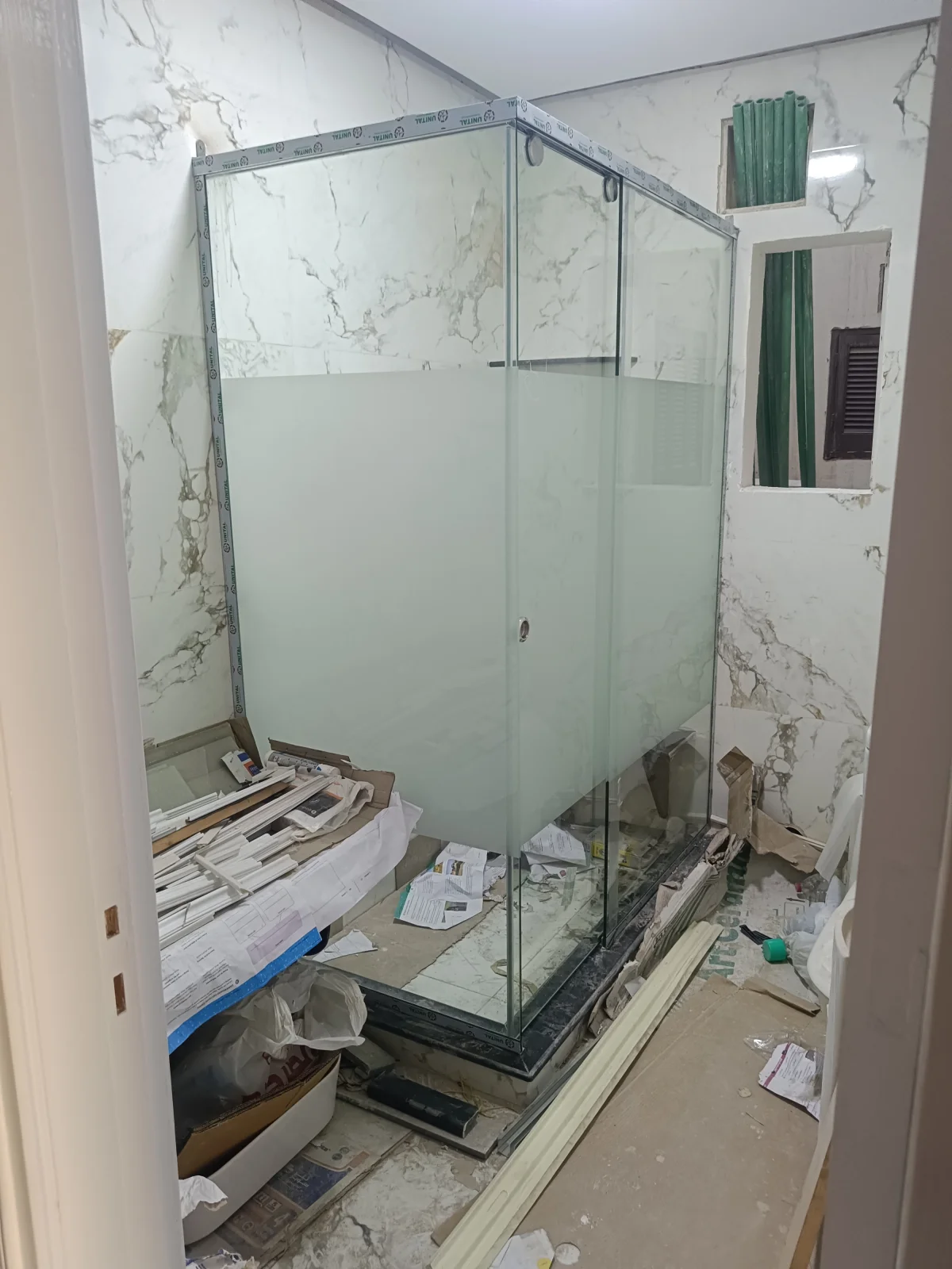 زجاج سيكوريت في السرو