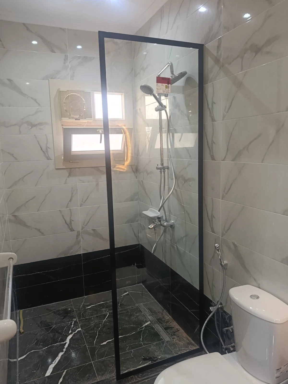 زجاج سيكوريت في السرو