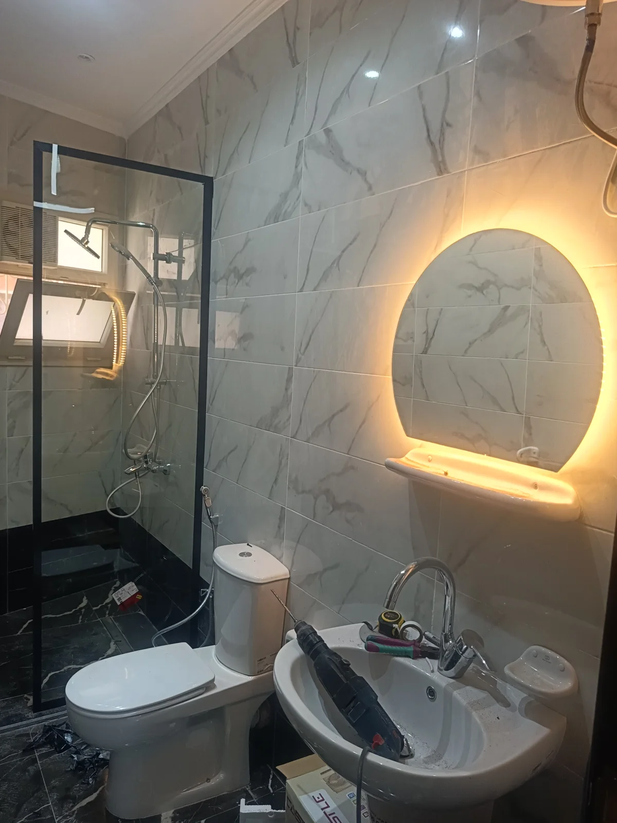 زجاج سيكوريت في الروضة