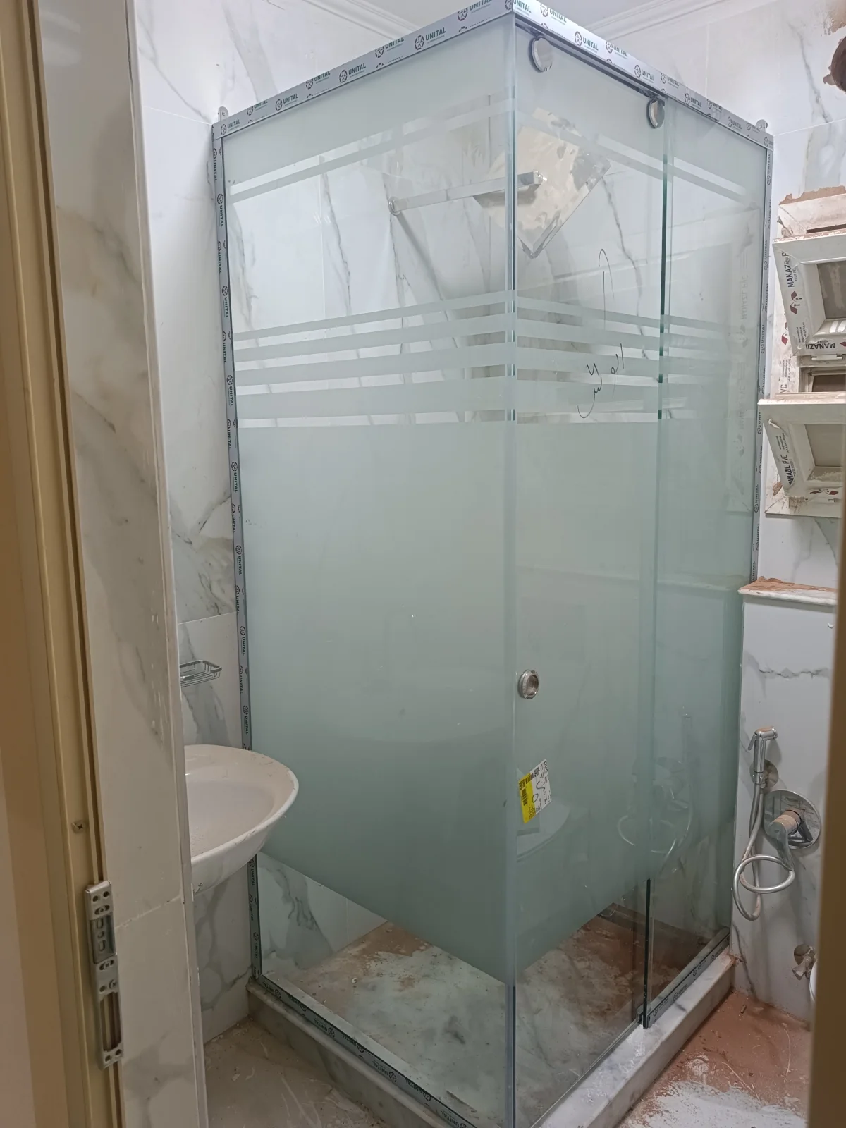 زجاج سيكوريت في الشرفة