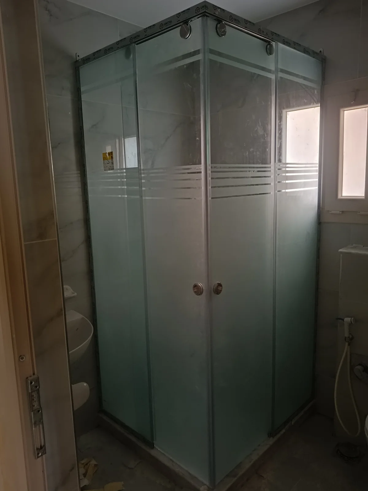 زجاج سيكوريت في السرو