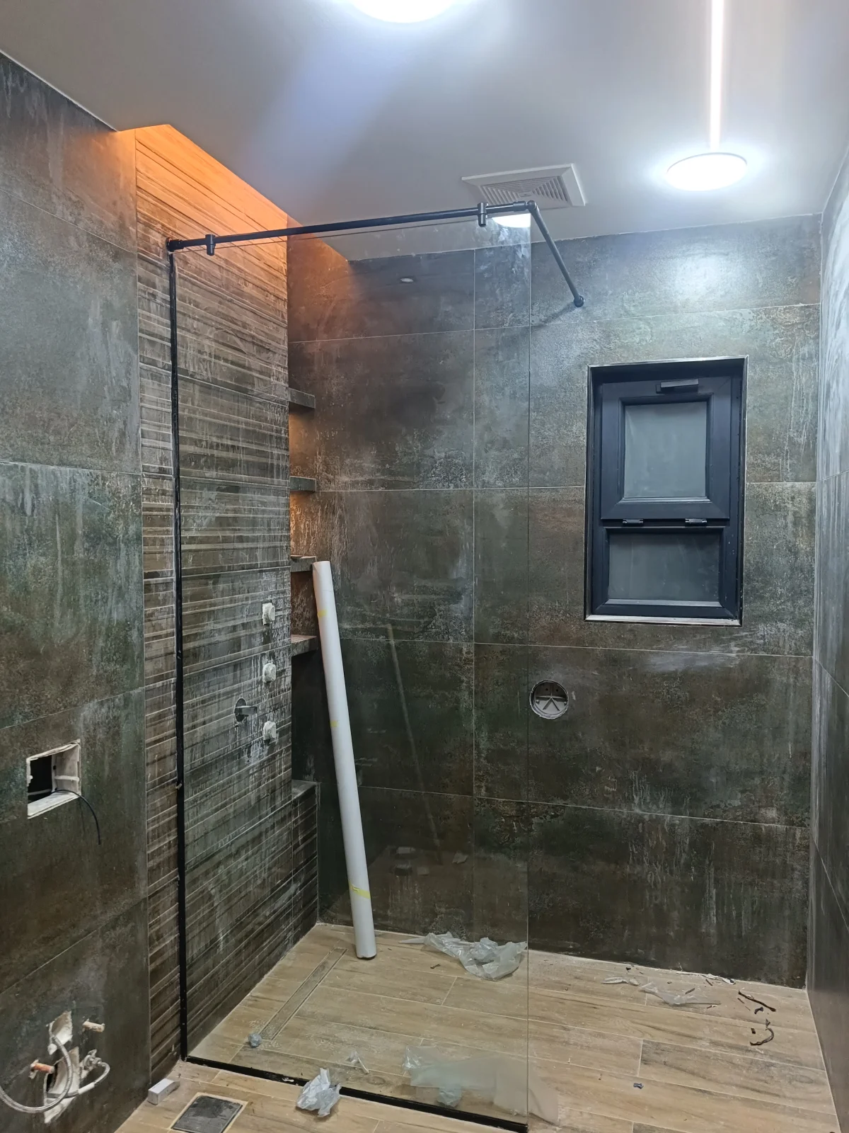 زجاج سيكوريت في الروضة