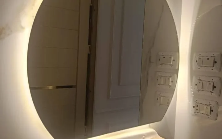 أعمال مرايا ديكور و LED