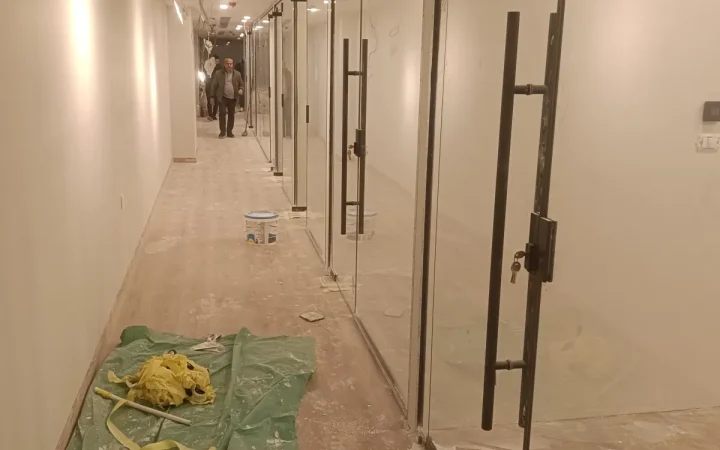 واجهات زجاجية لمعارض الأثاث في دمياط