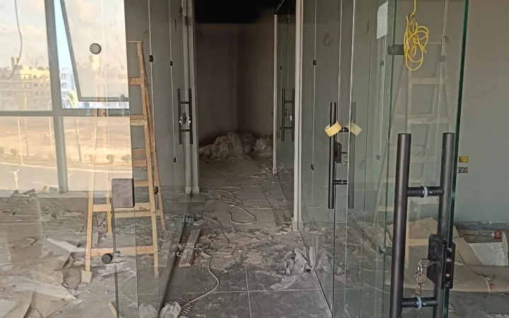 أعمال أبواب زجاج سيكوريت