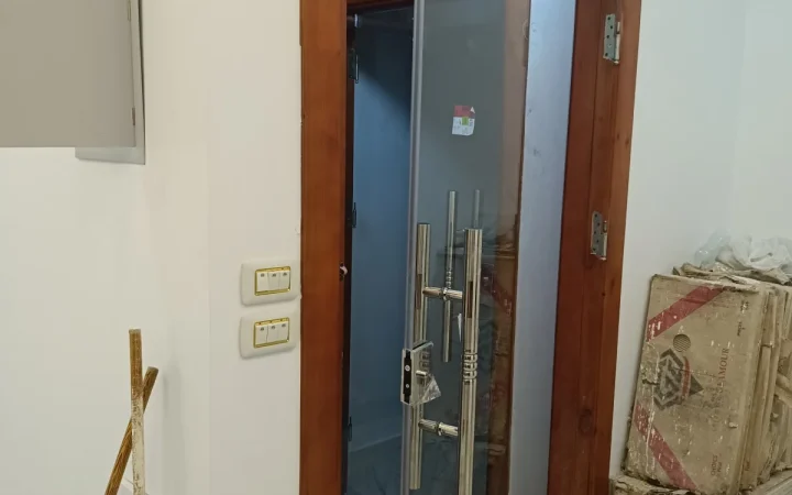أبواب زجاج سيكوريت في المنصورة والدقهلية