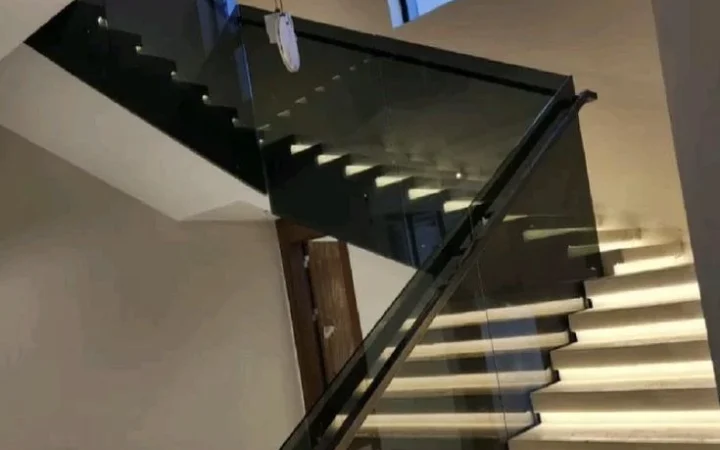 أعمال درابزين زجاج