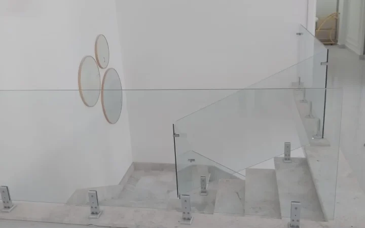 أعمال درابزين زجاج