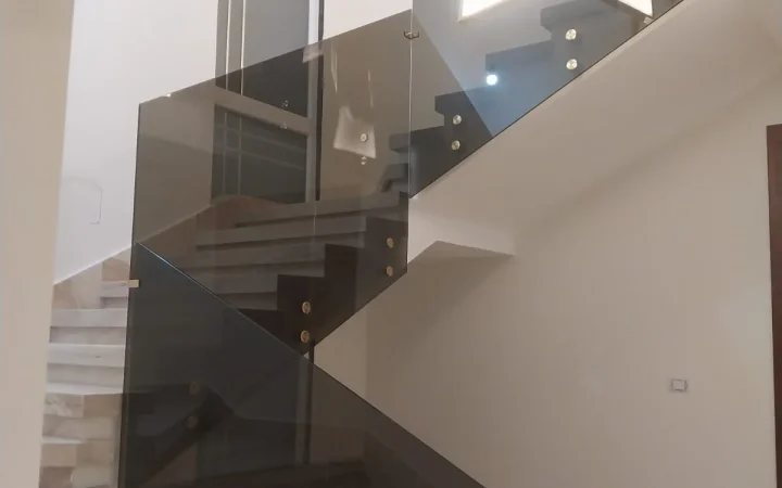 أعمال درابزين زجاج